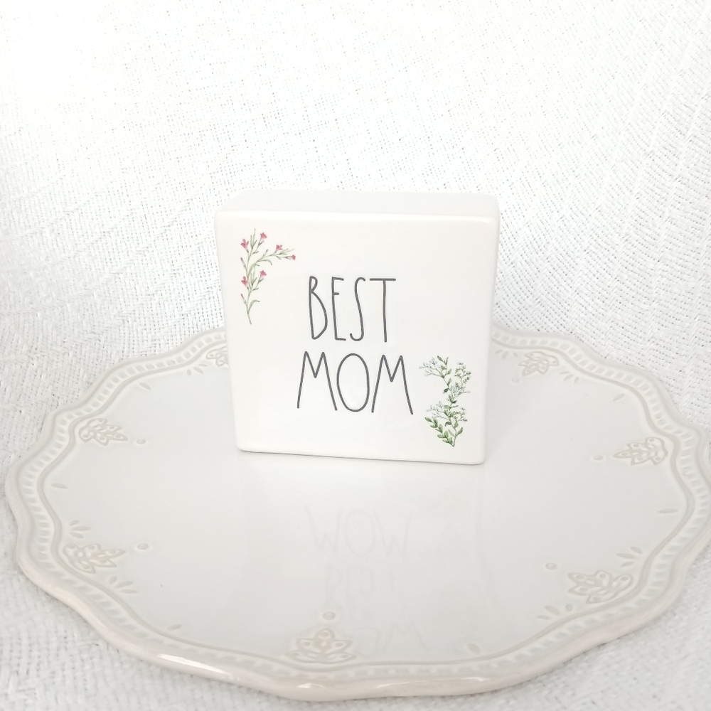 NWOT Rae Dunn "BEST MOM" Floral Ceramic Sign